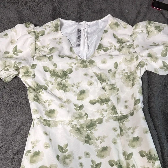JJ’s House Floral Puff Sleeve Dress - Picture 1 of 4